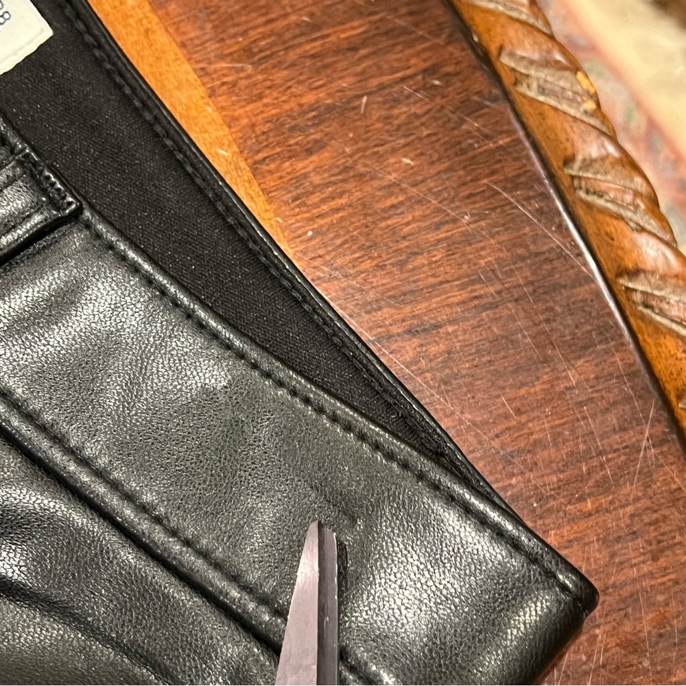NEW Abercrombie & Fitch The 90s Straight Ultra High Rise Faux Leather Pant 28/6 - Picture 16 of 16